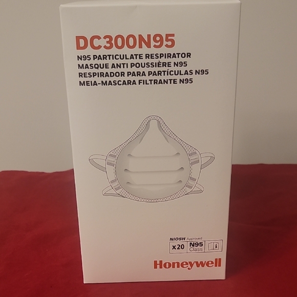 White and Red N95 Respirator - Picture 1 of 5